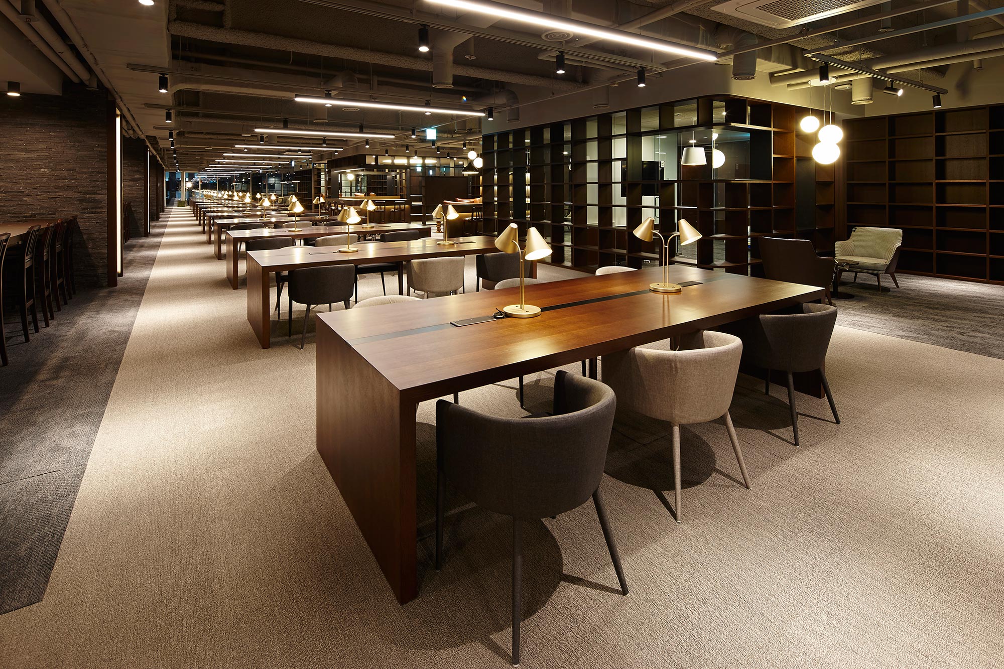 OFFICE img01
