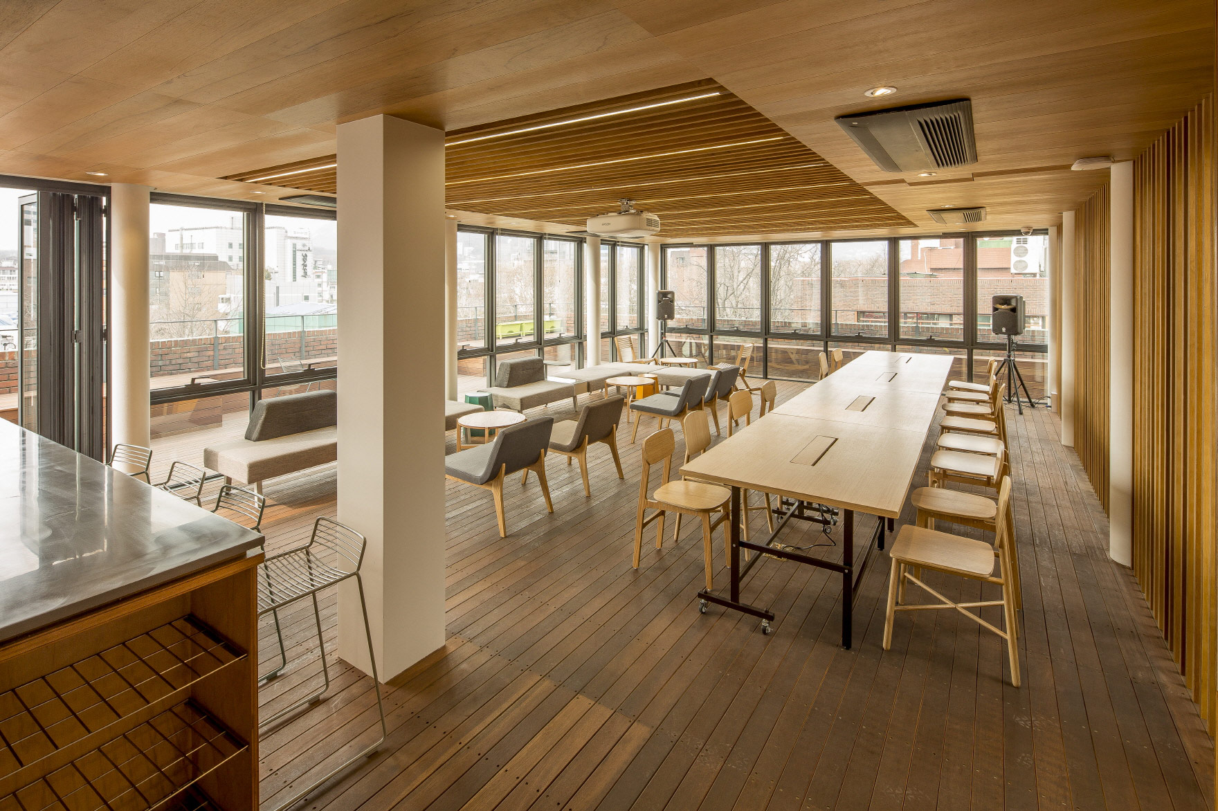 OFFICE img02