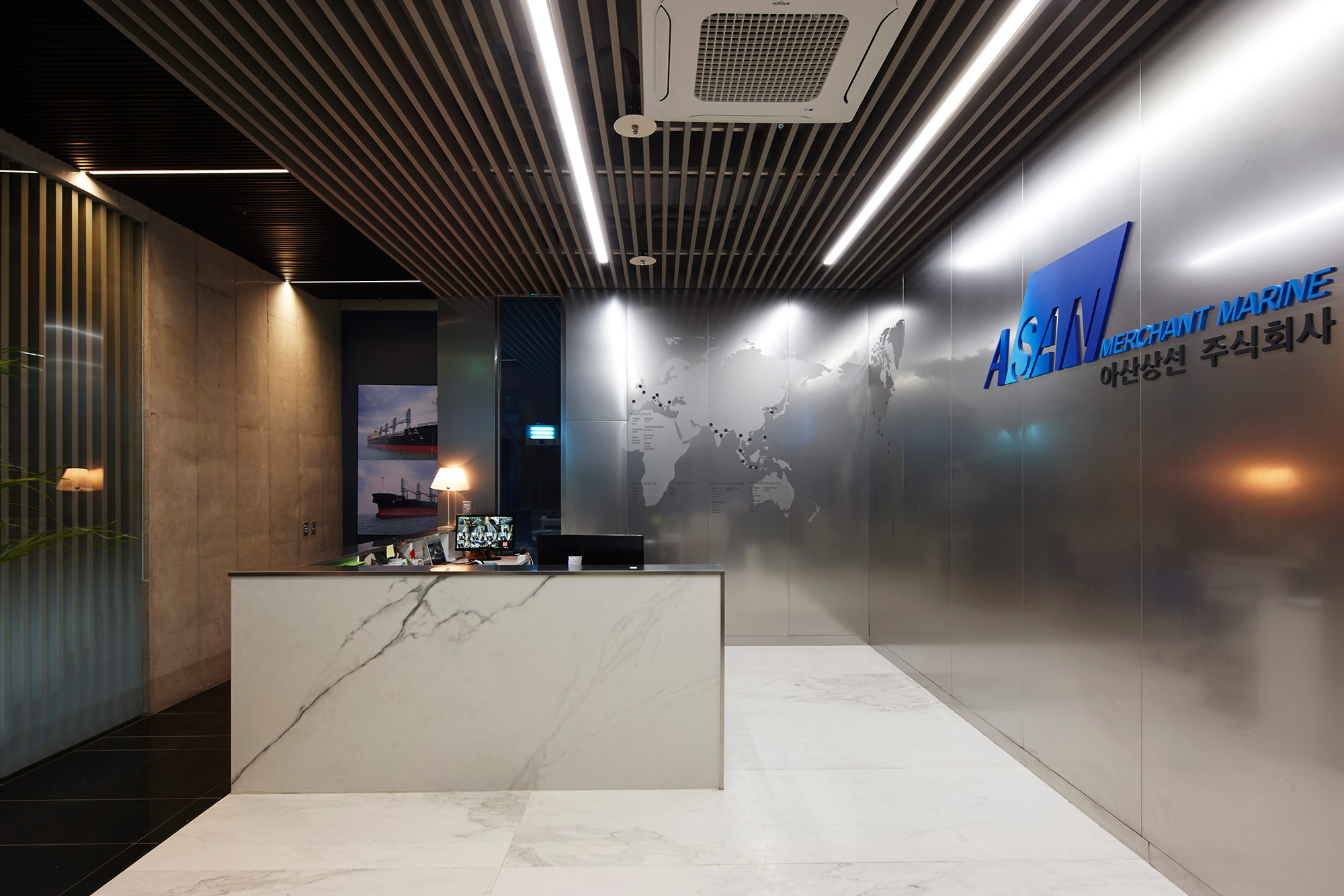 OFFICE img03